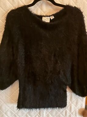 Black Faux-Fur Crewneck Pullover Sweater